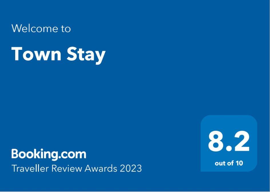 Town Stay Плимът Екстериор снимка